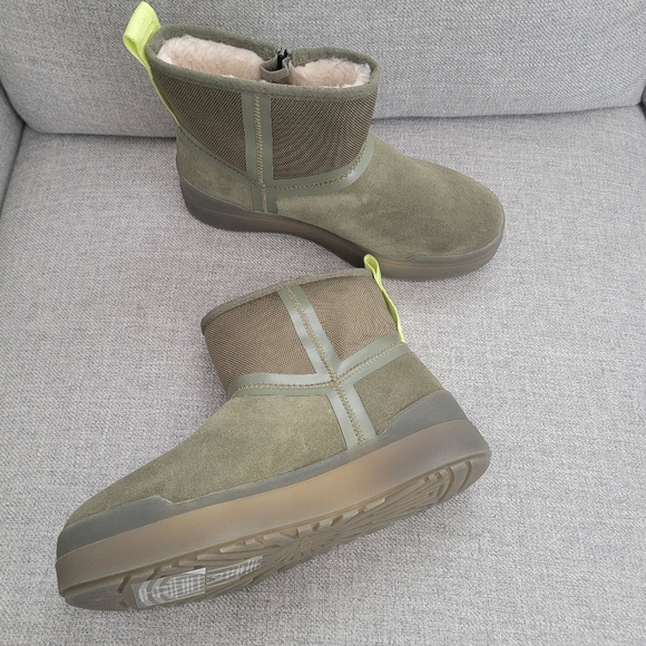 NWOB UGG Classic Tech Mini In Burnt Olive - Picture 3 of 6